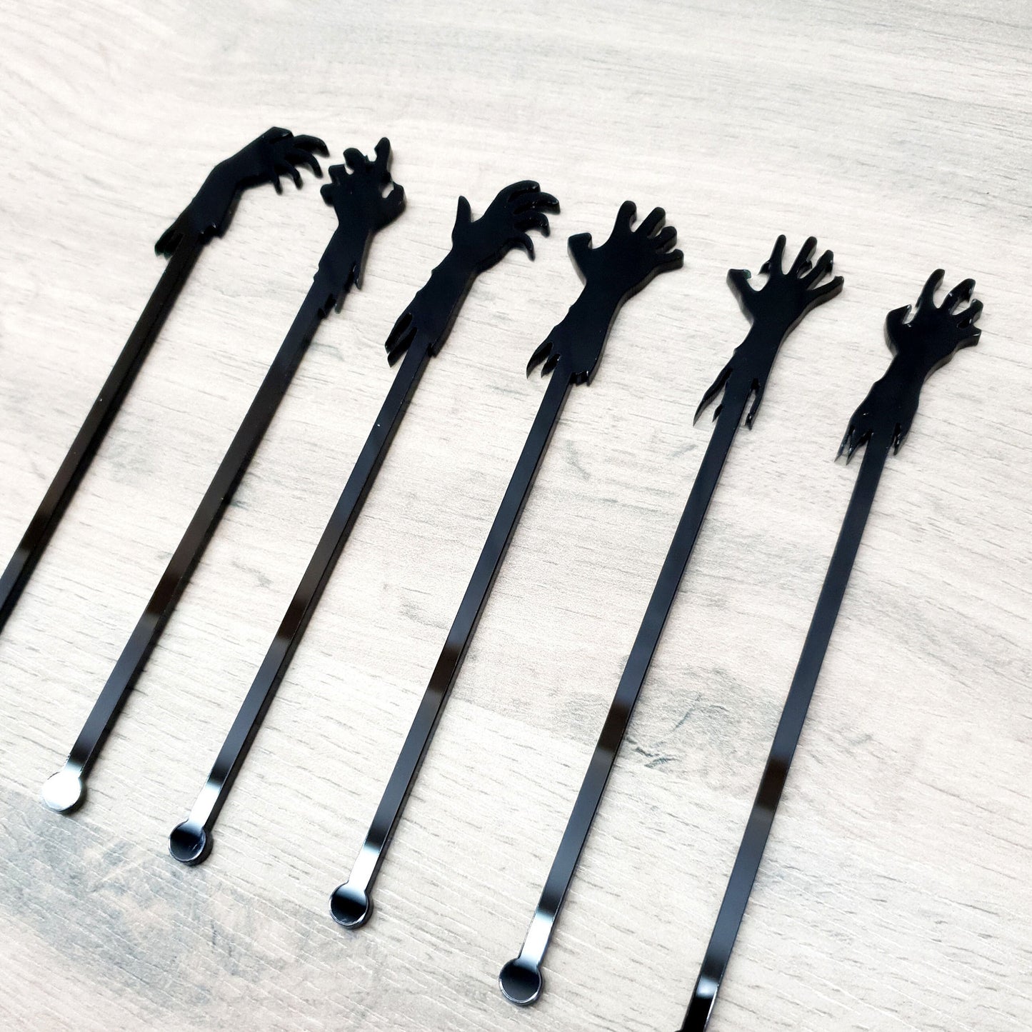 Pack of 6 Halloween Stirrers - Drink Stirrers, Party Decoration, Acrylic Halloween Decor, Halloween Gift, Swizzle Sticks, Spooky Cocktails