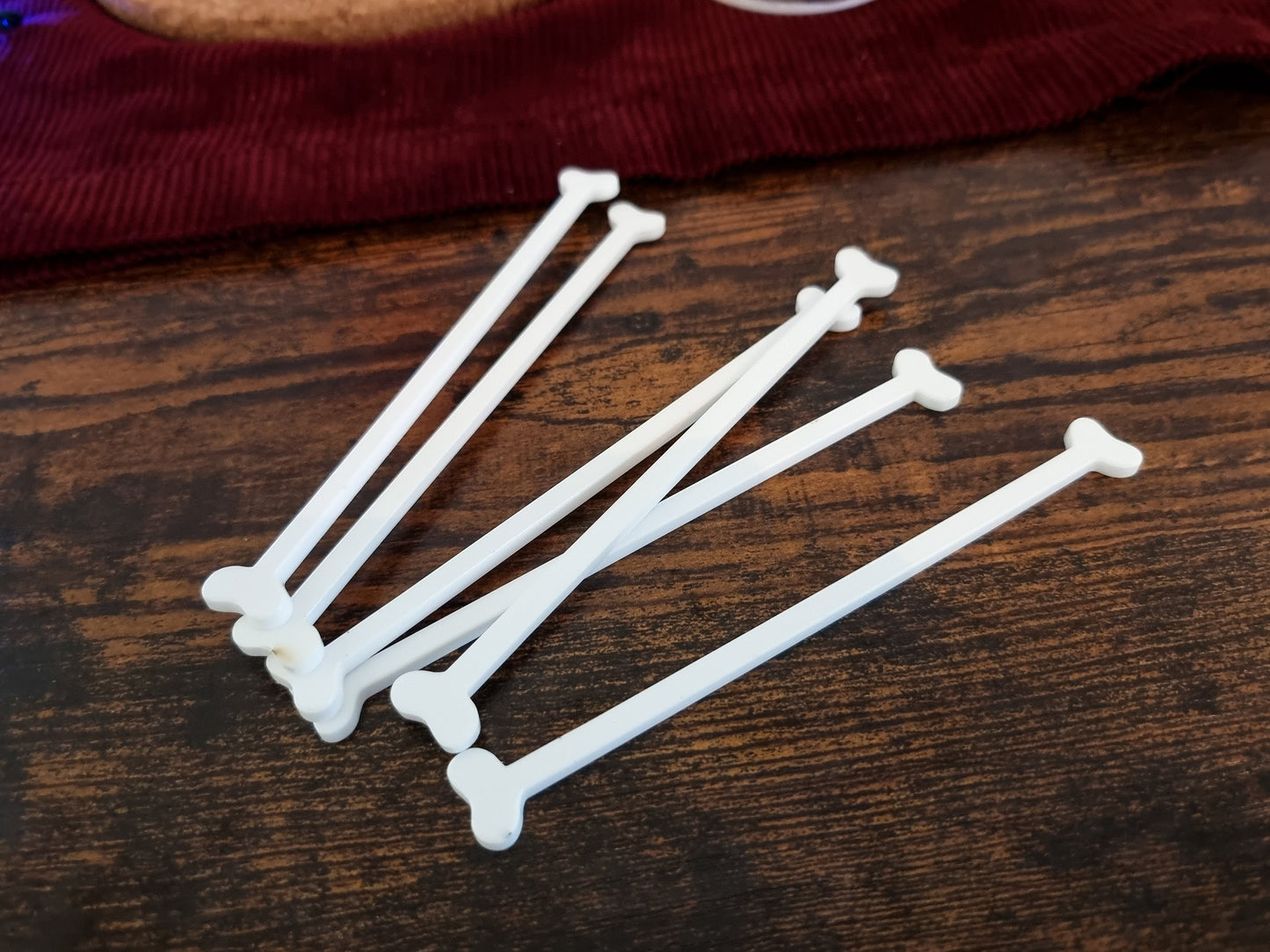 Pack of 6 Bone Shape Stirrers - Acrylic Drink Stirrers, Party Decoration, Halloween Decor, Halloween Gift, Swizzle Sticks, Spooky Cocktails