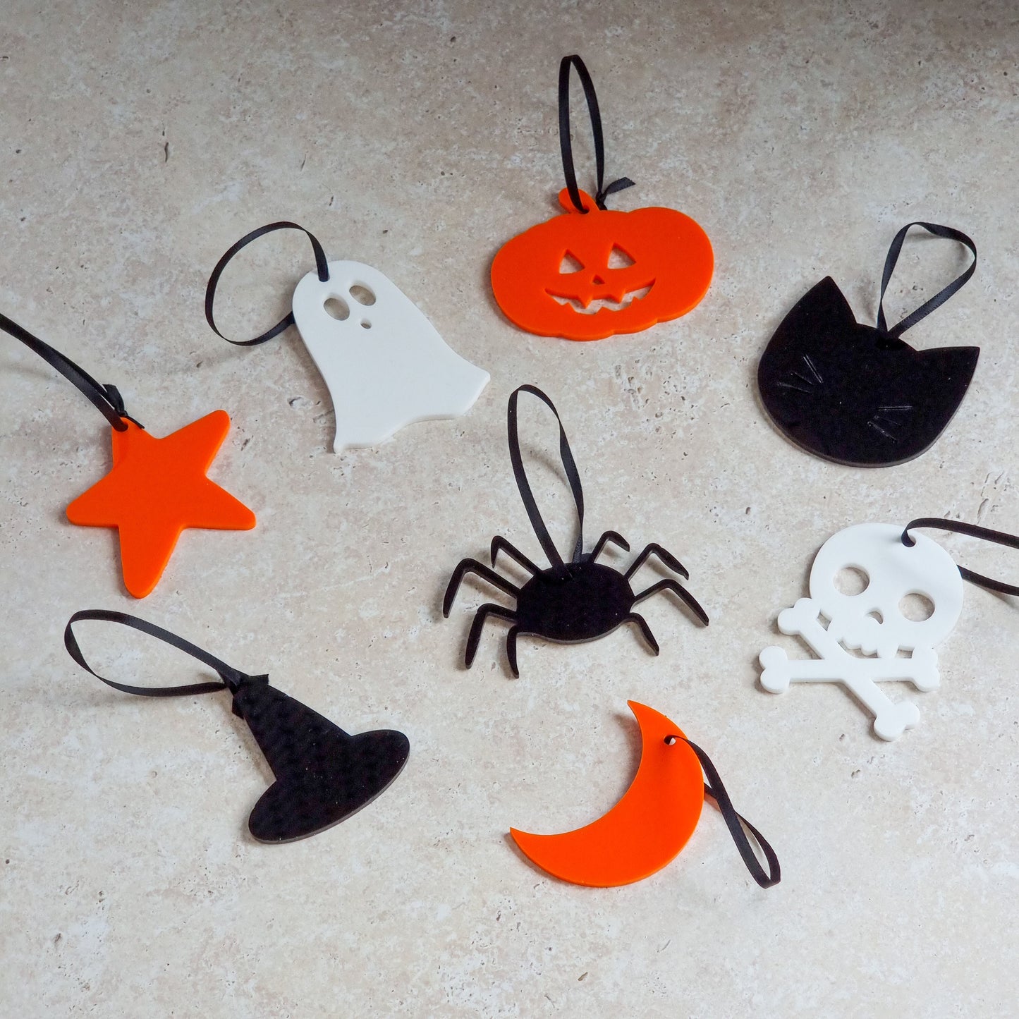 Pack of 8 Halloween Hanging Decorations - Spooky Decor, Party Decorations, Acrylic Halloween Decoration, Halloween Baubles, Halloween Party,